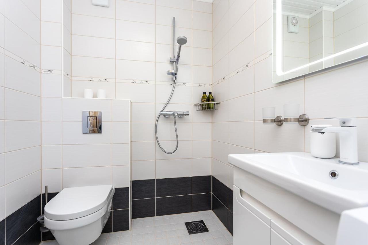 Lakeview Beach Apartment In Viljandi วิลยันดี ภายนอก รูปภาพ